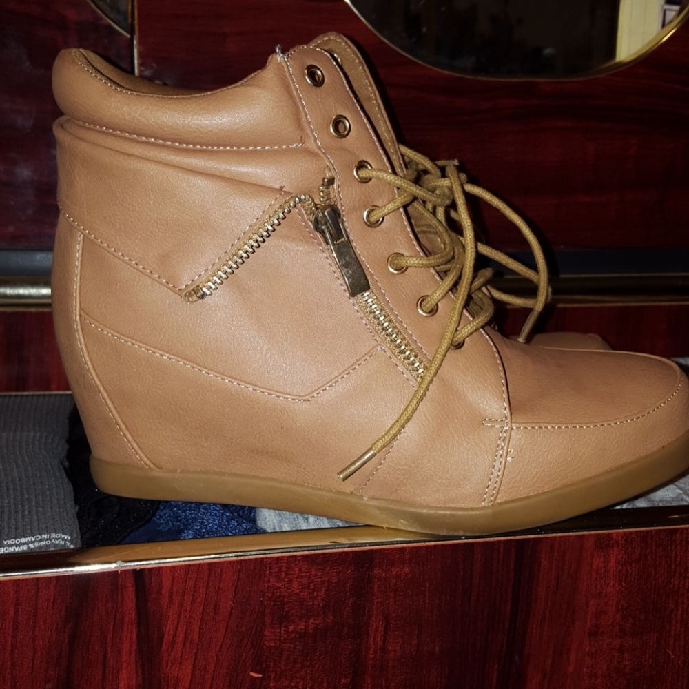 Women's shoes